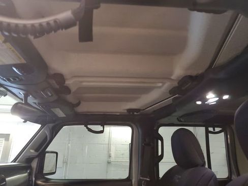 Used 2019 Jeep Wrangler Unlimited Sport S image 21