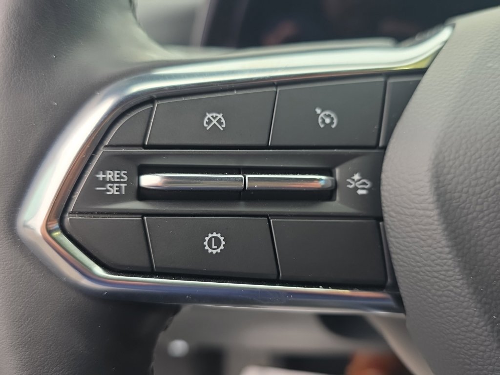 Used 2026 Chevrolet Equinox LT AWD/4WD image 32