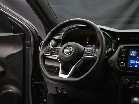 Used 2023 Nissan Kicks SR w/ SR Premium Package image 14