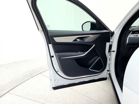 New 2026 Jaguar F-PACE R-Dynamic S image 25