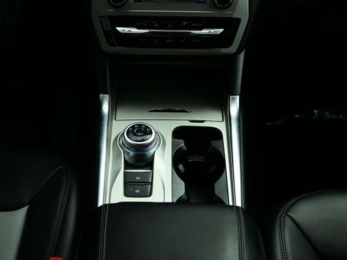 Used 2023 Ford Explorer XLT w/ Equipment Group 202A image 5