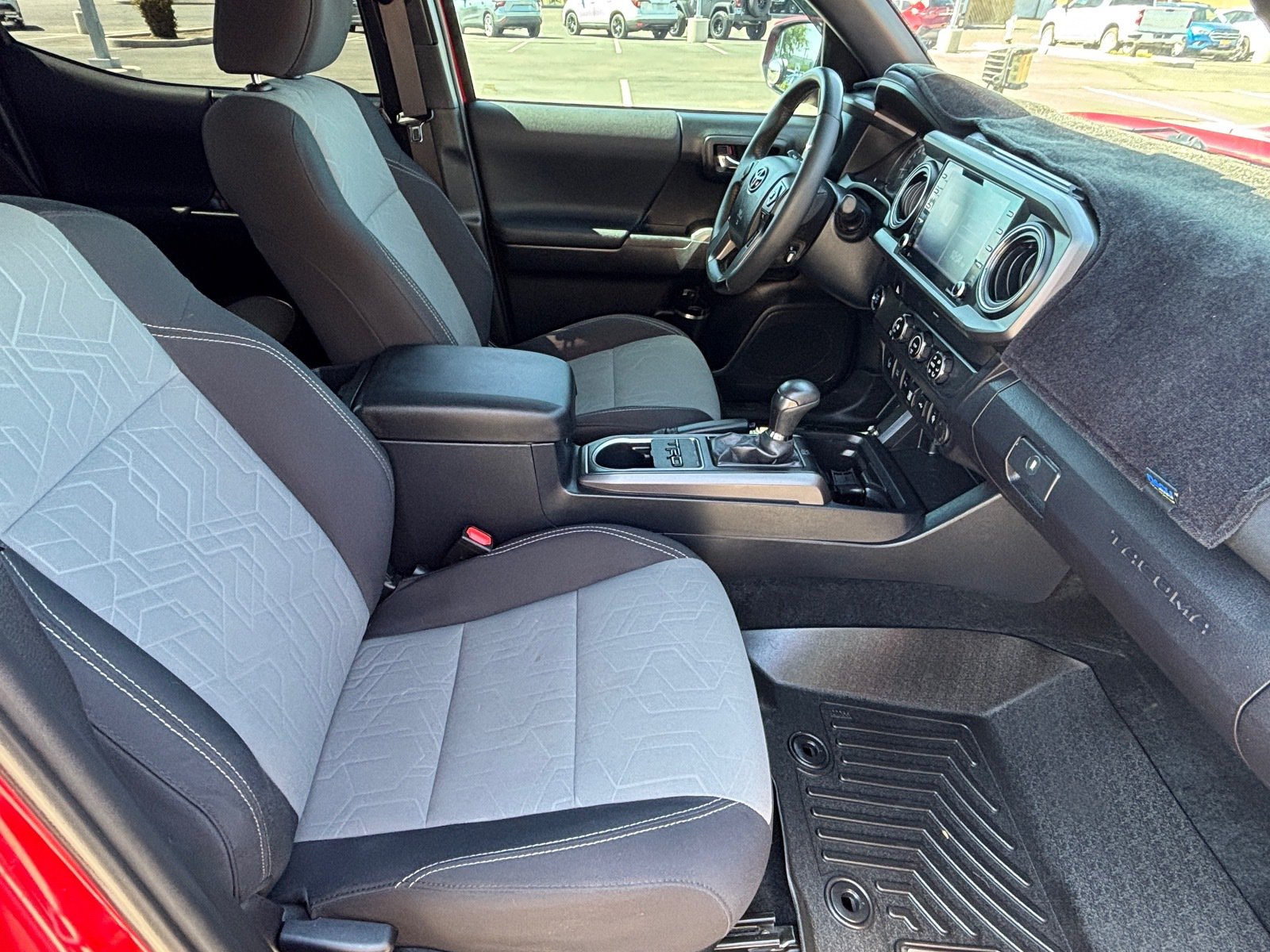 Used 2020 Toyota Tacoma TRD Sport w/ Technology Package RWD image 28