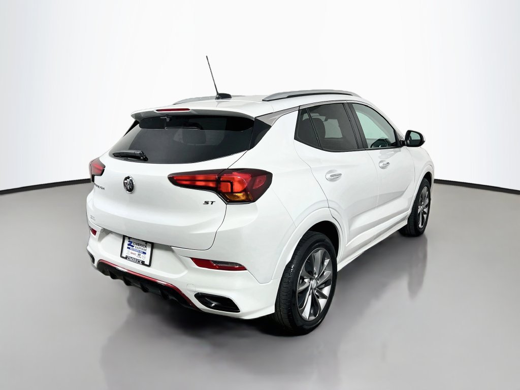 Used 2022 Buick Encore GX Select w/ Sport Touring Package FWD image 7