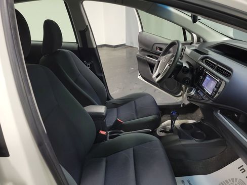 Used 2016 Toyota Prius C Two image 20