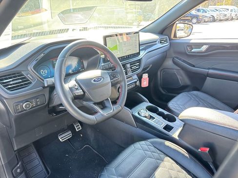 Used 2023 Ford Escape ST-Line Elite w/ Premium Technology Package image 6