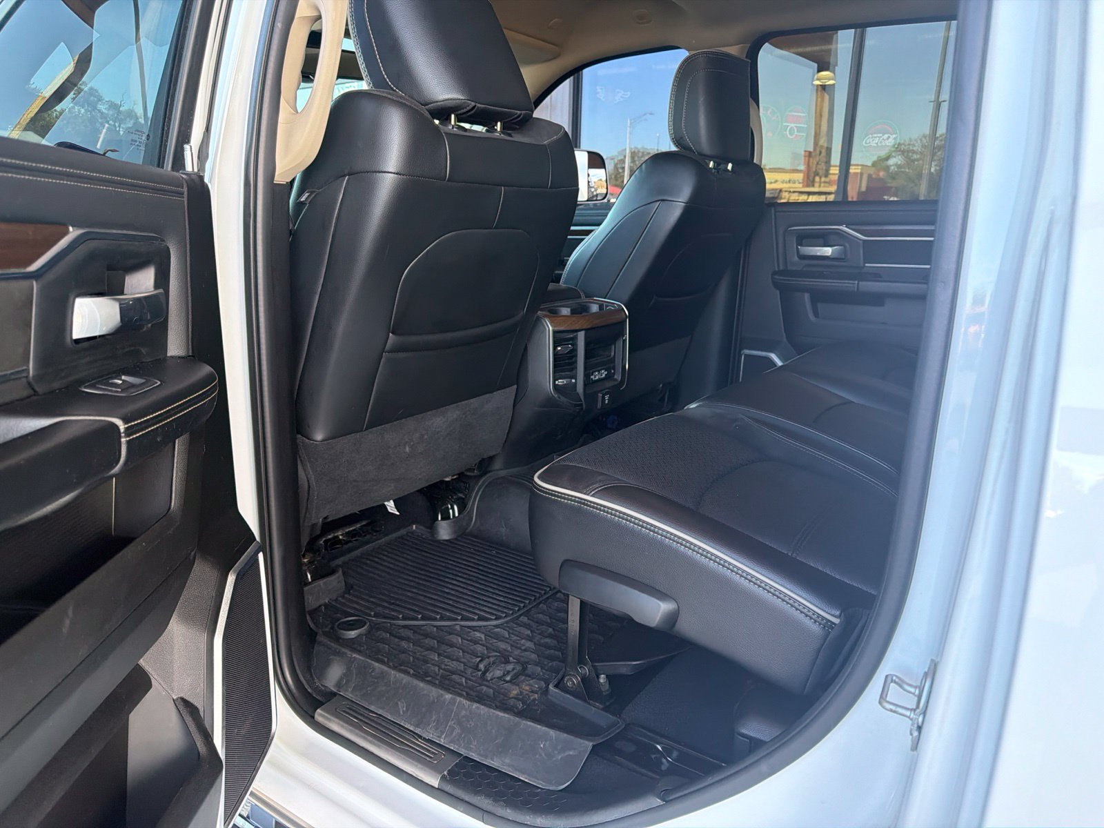 Used 2022 RAM 2500 Laramie AWD/4WD image 3