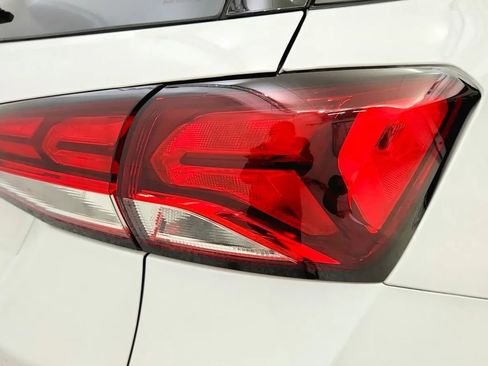 Used 2022 Chevrolet Equinox LT w/ LPO, Floor Liner Package image 15