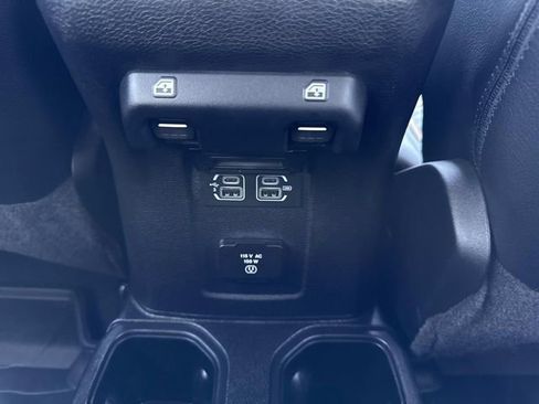 Used 2019 Jeep Wrangler Unlimited Sahara image 17