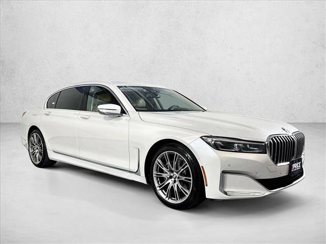 Used 2020 BMW 740i w/ Premium Package RWD image 3