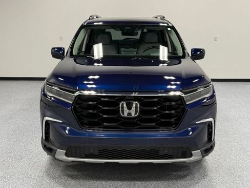 Used 2024 Honda Pilot Elite image 3