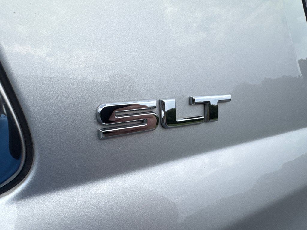 Used 2017 GMC Yukon SLT AWD/4WD image 11
