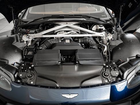 Used 2020 Aston Martin V8 Vantage Coupe image 47