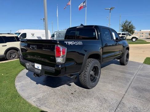 Used 2022 Toyota Tacoma TRD Off-Road w/ Technology Package image 6