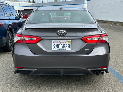 Used 2019 Toyota Camry SE image 5