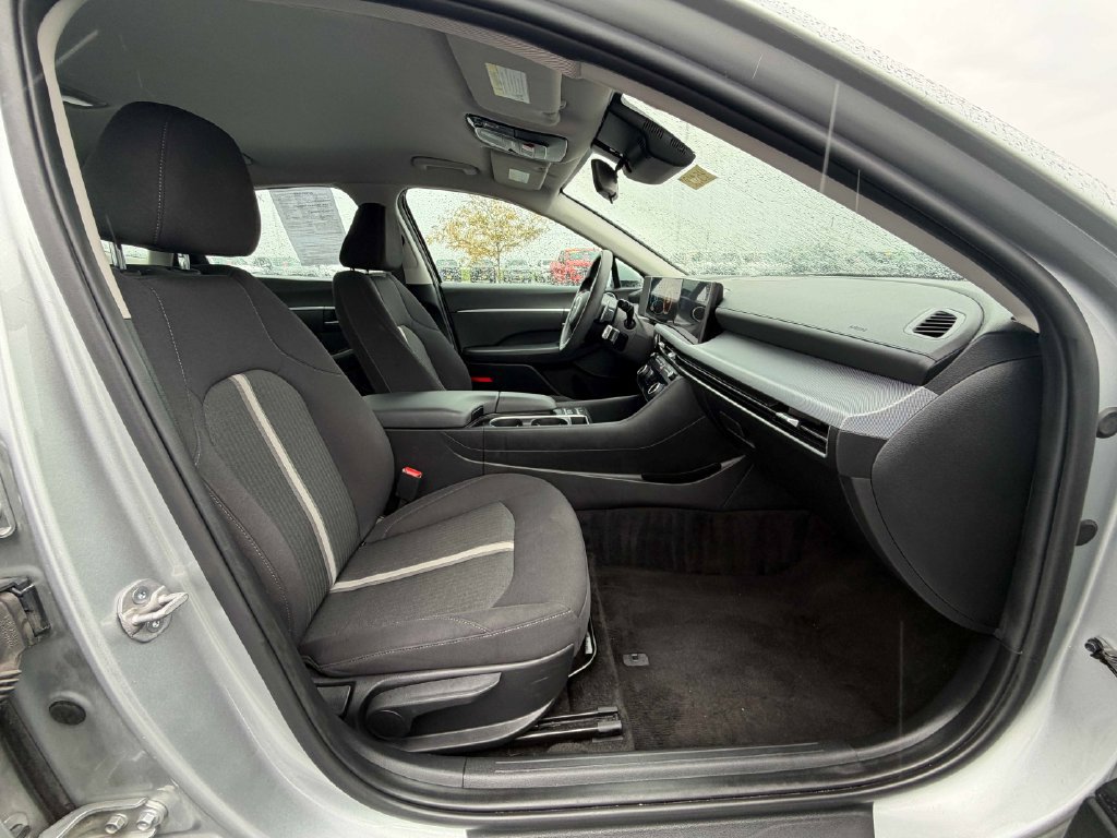 Used 2025 Hyundai Sonata SEL FWD image 23
