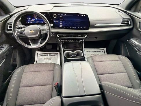 Used 2024 Chevrolet Traverse LT image 15