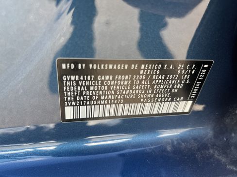 Used 2017 Volkswagen Golf 4-Door FWD image 30