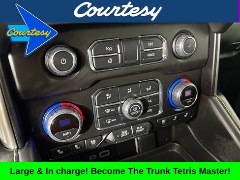 Used 2023 Chevrolet Suburban Premier image 30