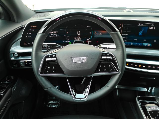 Used 2023 Cadillac Lyriq AWD image 35