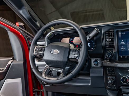 Used 2025 Ford F350 Platinum image 19