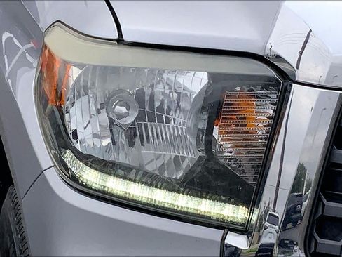 Used 2020 Toyota Tundra SR5 AWD/4WD image 28