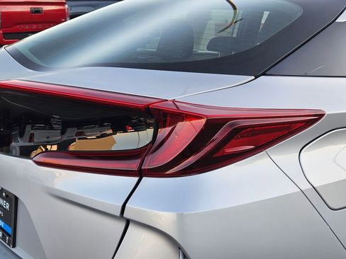Used 2022 Toyota Prius Prime LE image 11