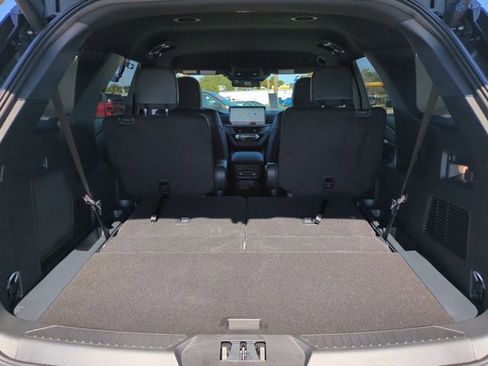 New 2026 Ford Explorer ST-Line w/ ST-Line Street Pack image 13