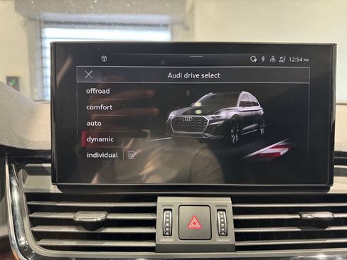 Used 2023 Audi Q5 2.0T Premium Plus w/ Premium Plus Package AWD/4WD image 25