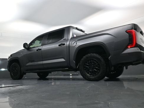 Used 2025 Toyota Tundra SR5 AWD/4WD image 18