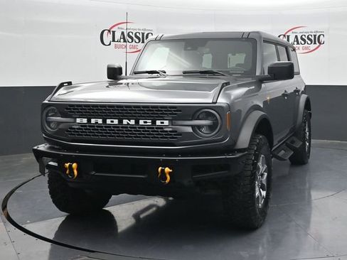 Used 2024 Ford Bronco Badlands image 4