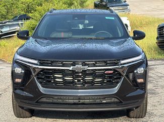 New 2026 Chevrolet Trax RS w/ Sunroof Package FWD video 2