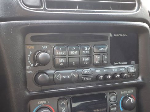 Used 2002 Chevrolet Corvette Coupe w/ Preferred Equipment Group2 image 20