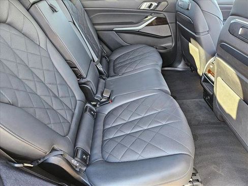 Used 2024 BMW X7 xDrive40i image 19