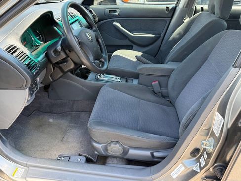 Used 2004 Honda Civic Hybrid Sedan image 2