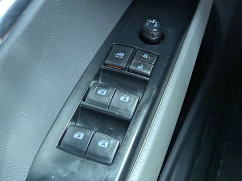 Used 2020 Toyota Camry SE FWD image 21