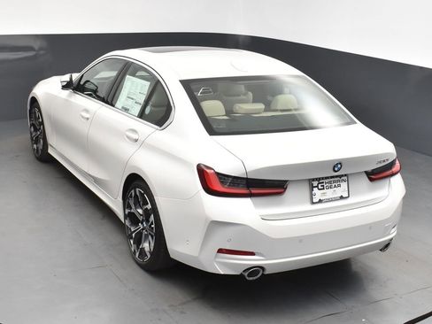 Certified 2025 BMW 330i Sedan w/ Premium Package image 33
