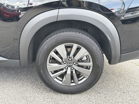 Used 2025 Nissan Pathfinder SV FWD image 34