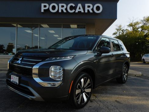 New 2025 Mitsubishi Outlander SE image 1