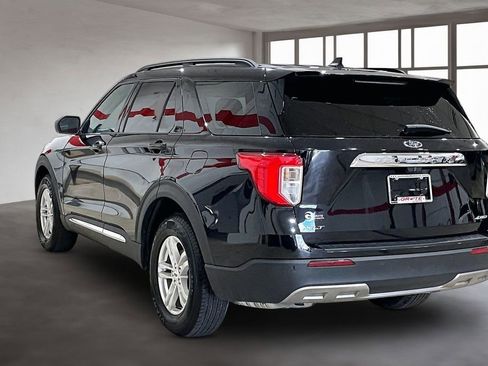 Used 2021 Ford Explorer XLT w/ Equipment Group 202A image 12