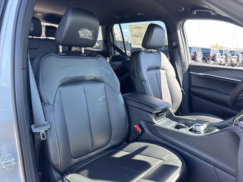 New 2025 Jeep Grand Cherokee L Limited w/ Black Appearance Package image 34