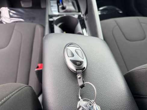 Used 2025 Hyundai Elantra SEL image 22
