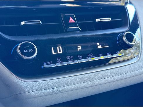 Used 2021 Toyota Corolla SE image 15