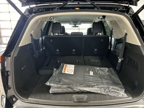 New 2026 Nissan Pathfinder SL AWD/4WD image 36
