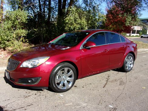 Used 2017 Buick Regal Premium w/ Driver Confidence Package #2 image 1