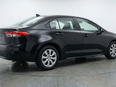 Used 2025 Toyota Corolla LE FWD image 9