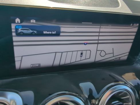 Used 2024 Mercedes-Benz EQB 300 4MATIC image 8