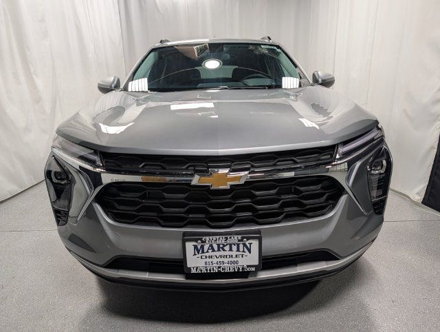 New 2026 Chevrolet Trax LT w/ Sunroof Package FWD image 8