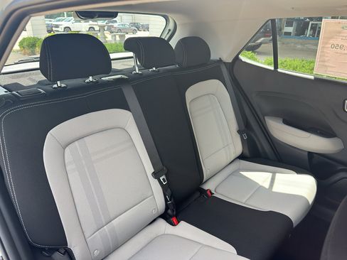Used 2025 Hyundai Venue SEL FWD image 31