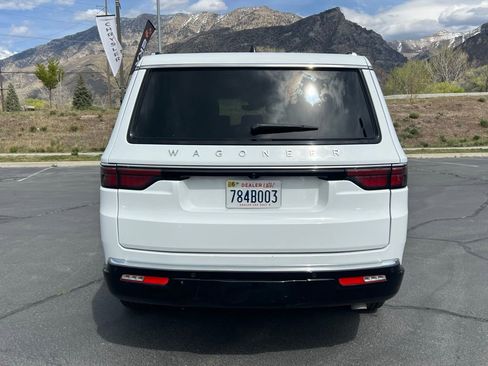Used 2025 Jeep Wagoneer 4WD image 10