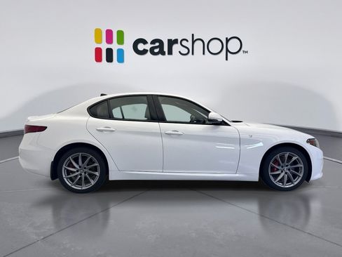 Used 2022 Alfa Romeo Giulia Ti AWD/4WD image 6